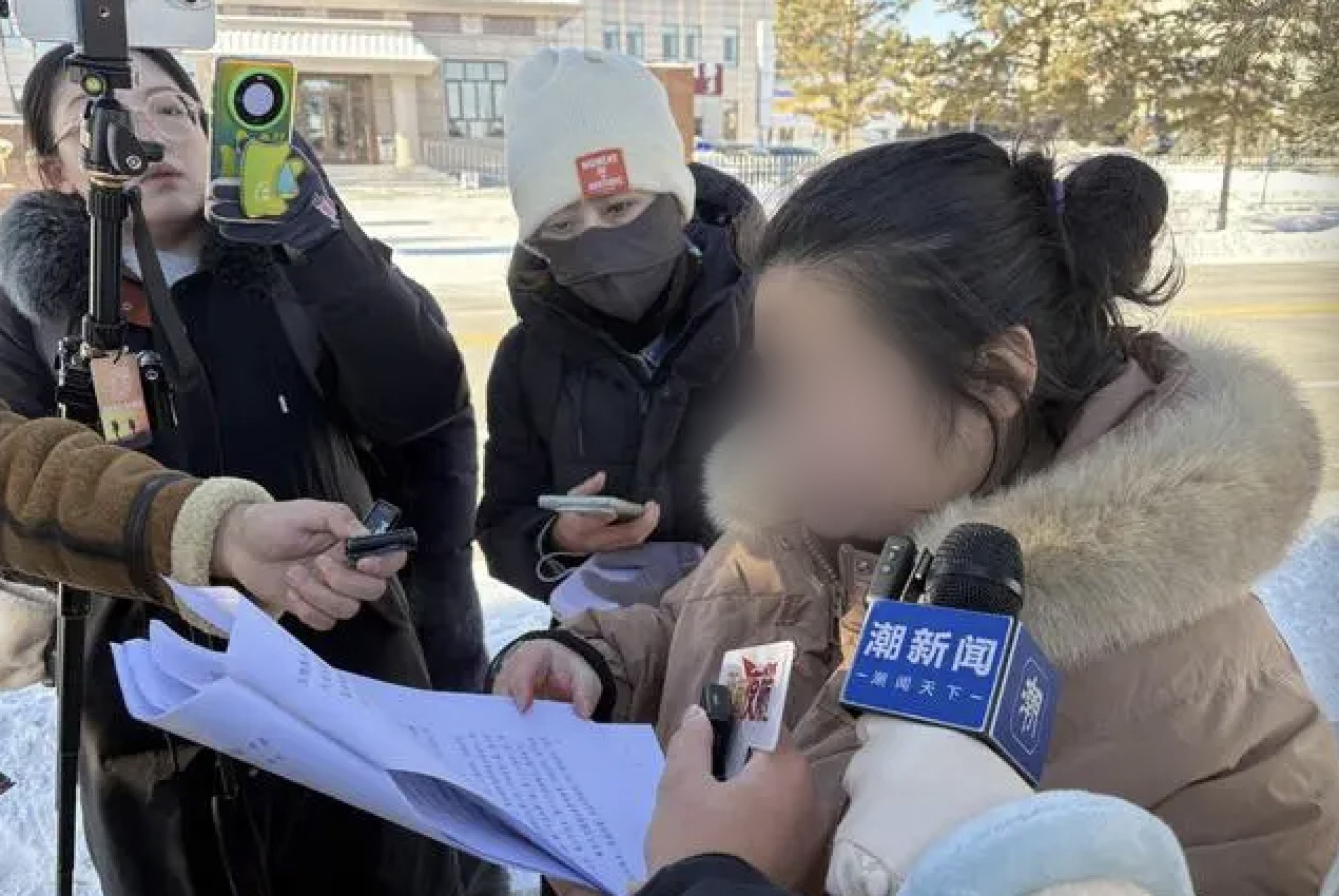 女童虐待致死案判决后续，生父被判无期，女友死刑，生母上诉引发死刑改判可能性分析