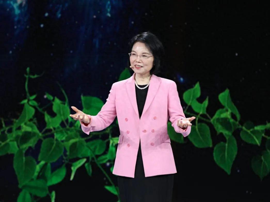 北大教授研发新药应对女儿痛经，科学与情感的碰撞