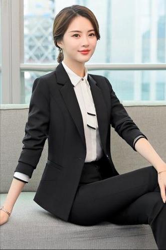 公务员面试女生服装选择与策略实录，服装的重要性与选择指南