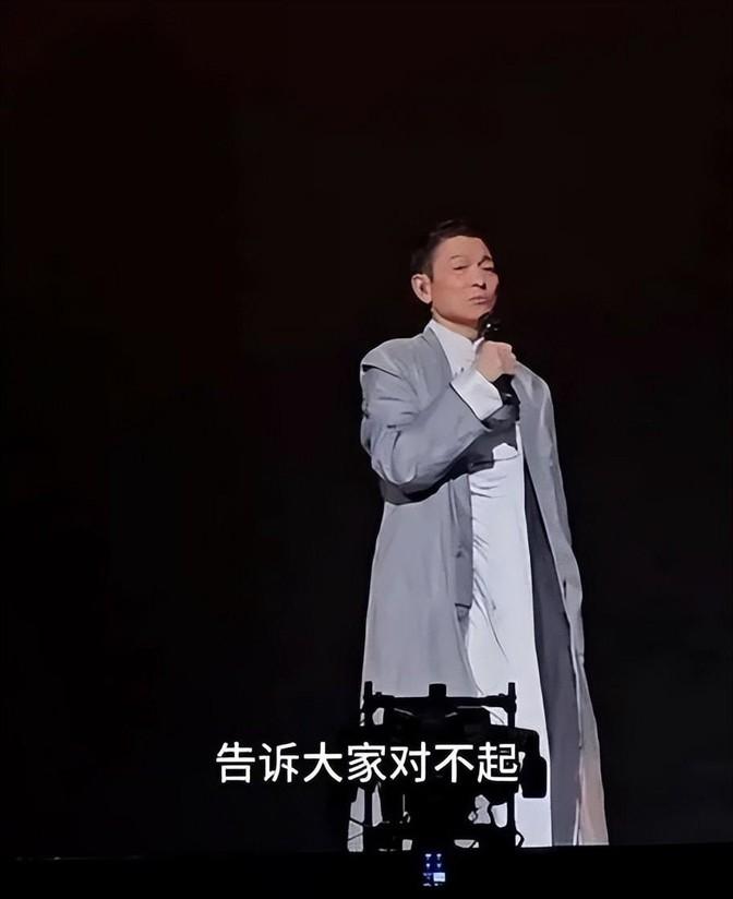 刘德华逆境中的坚韧与不屈，高台惊险瞬间的背后故事