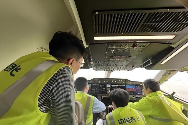 东航第10架C919交付入列，中国航空工业的辉煌里程碑