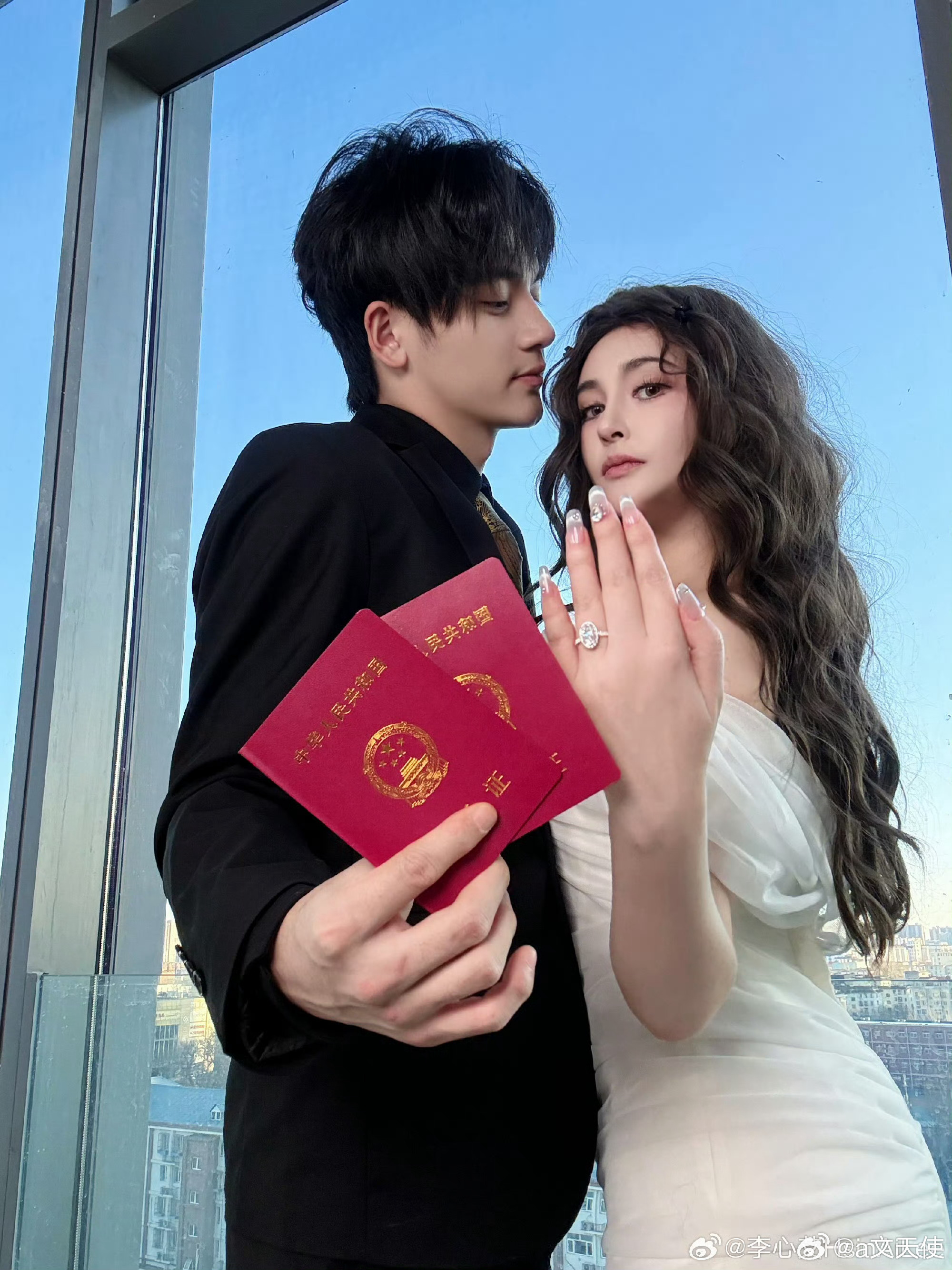 李心艾与刘子瑞的浪漫婚礼，爱的永恒见证与承诺