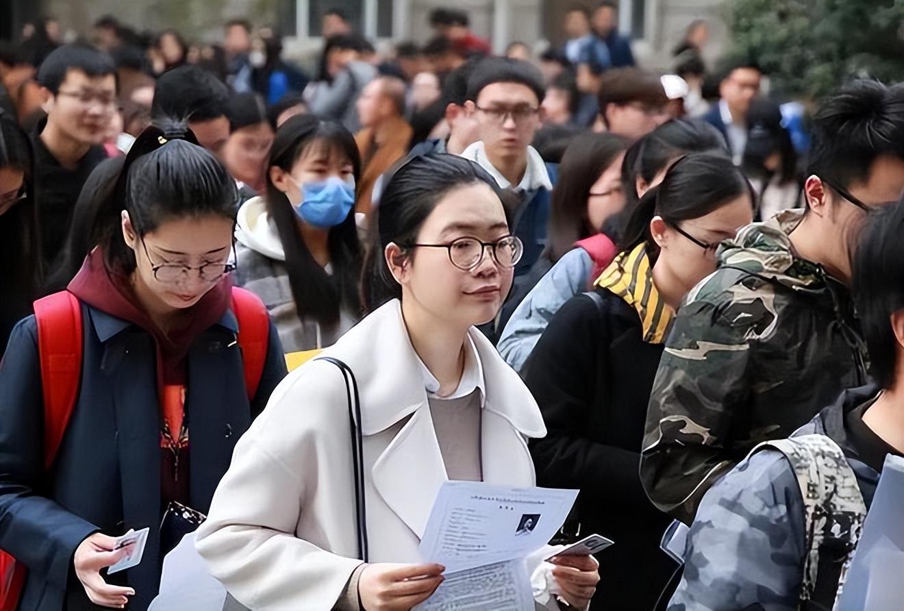 公务员考试试题练习的重要性与策略解析