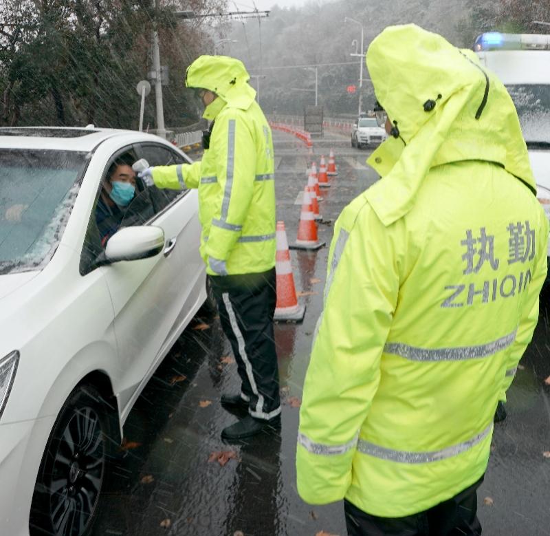 应对极端天气挑战，寒潮与暴雪预警齐发