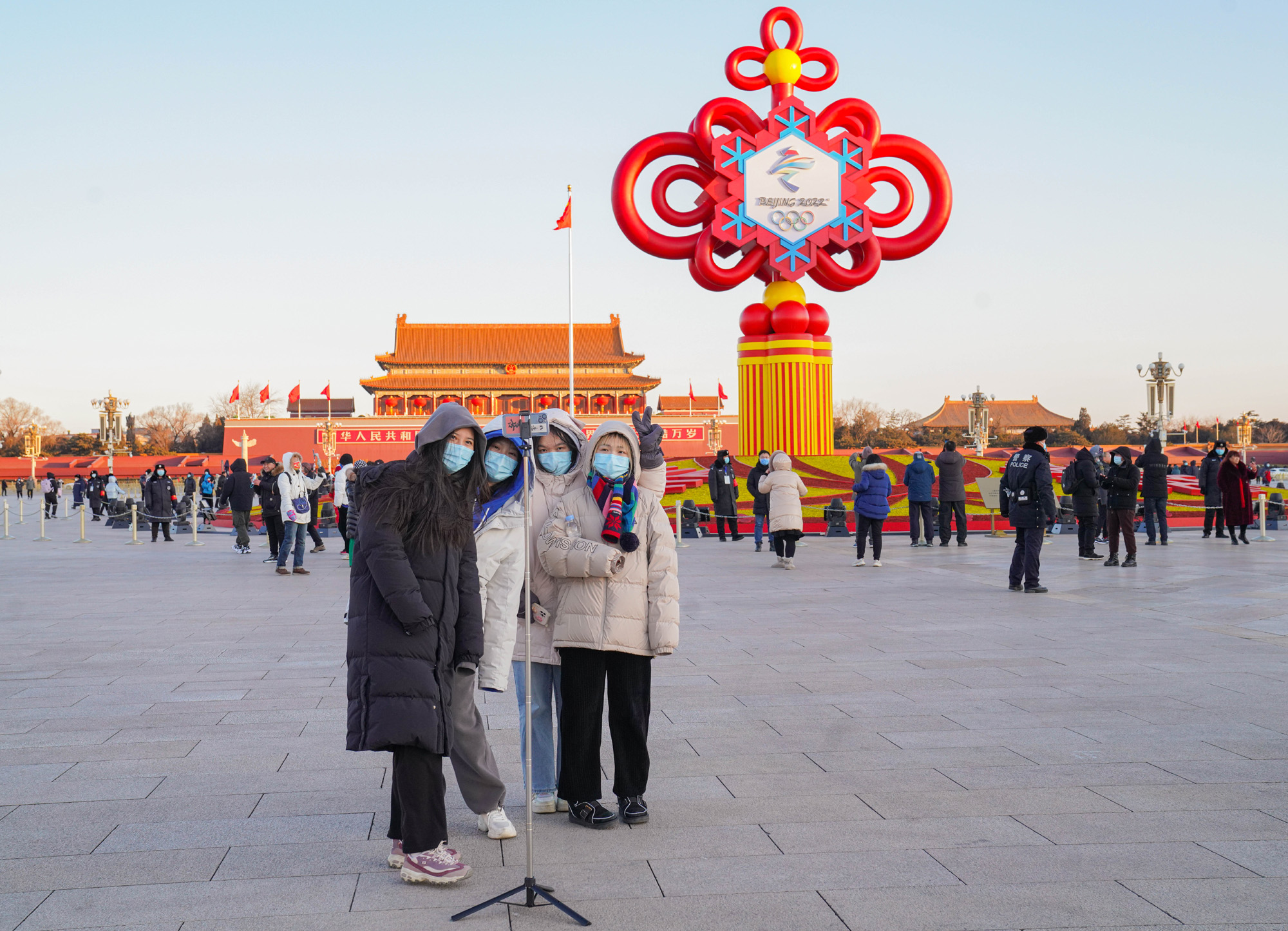 天安门广场大年初一升旗仪式，传统与现代的完美交融