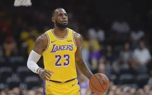 NBA 2024-25赛季常规赛，湖人加时胜尼克斯——战术解析、球员表现与比赛评价