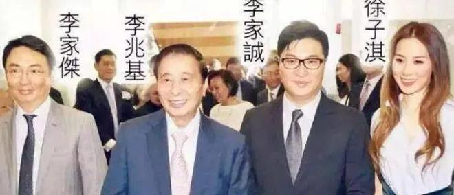 李兆基与李嘉诚，商界传奇的相爱相杀一生